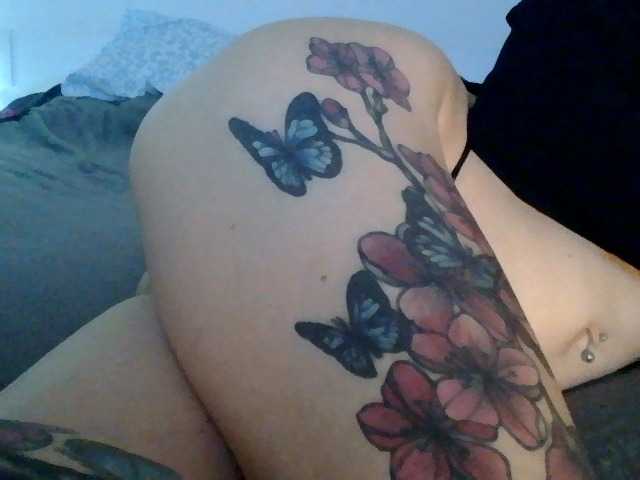 Lucille's BongaCams show and profile