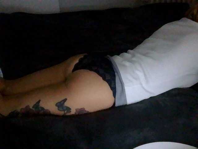 Lucille live cam on BongaCams