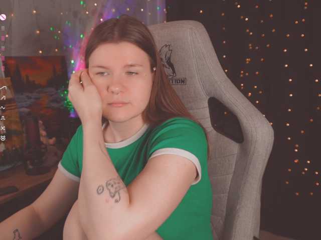 cutesoneckaaa, en directo ahora en BongaCams