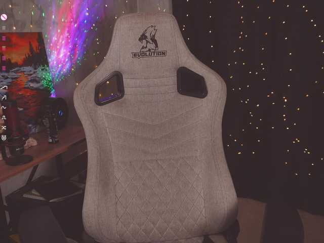 cutesoneckaaa live cam on BongaCams