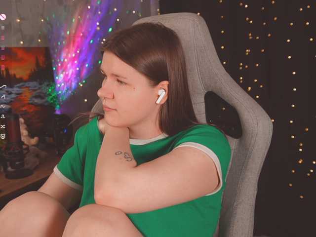 cutesoneckaaa, live now on BongaCams