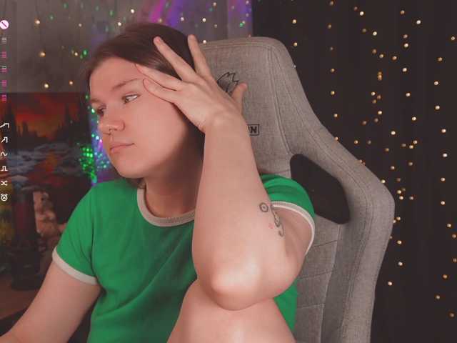 Cutesoneckaaa live cam