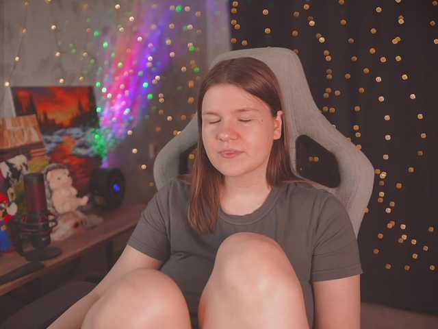 cutesoneckaaa live webcam show