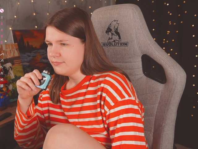 cutesoneckaaa, live now on BongaCams