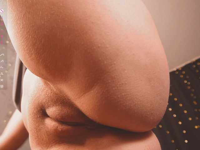cutesoneckaaa live cam on BongaCams