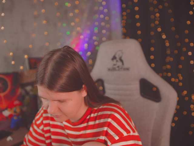 cutesoneckaaa live webcam show