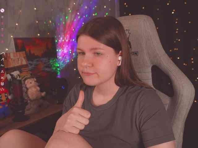 cutesoneckaaa webcam