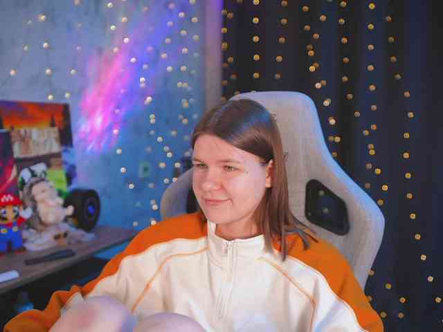 cutesoneckaaa webcam