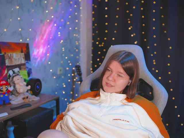 cutesoneckaaa webcam