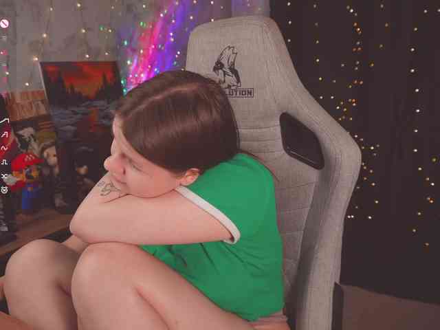 cutesoneckaaa webcam