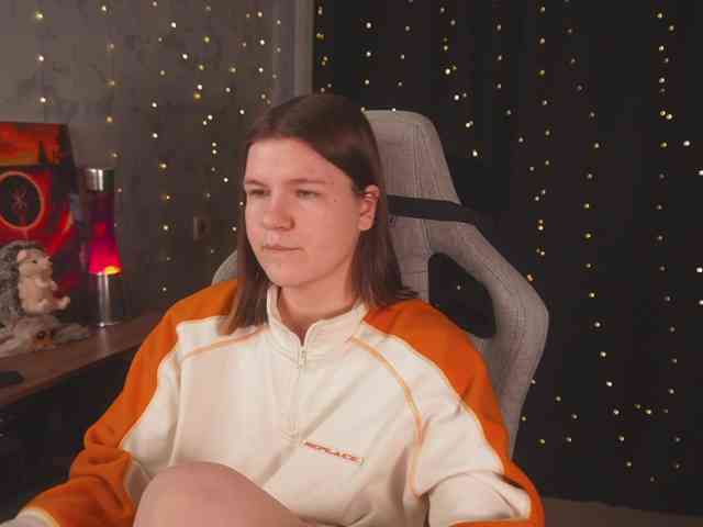 cutesoneckaaa webcam