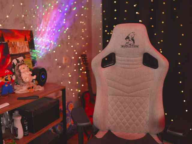 cutesoneckaaa webcam