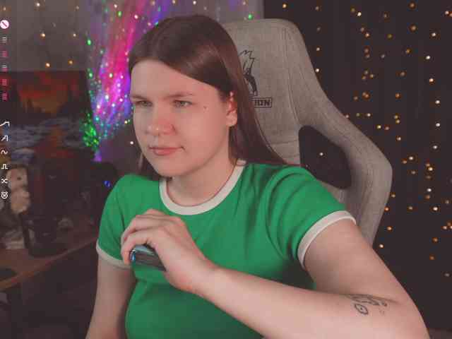cutesoneckaaa webcam