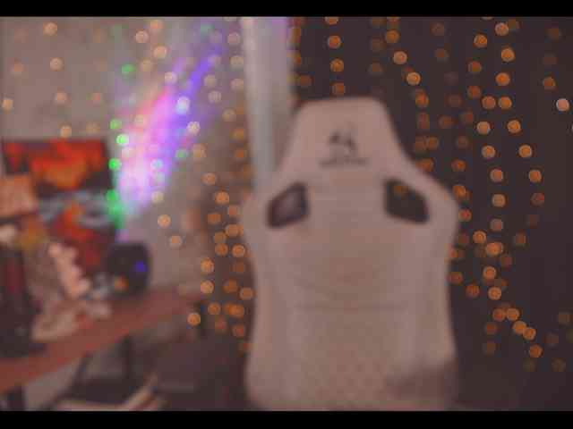 cutesoneckaaa webcam
