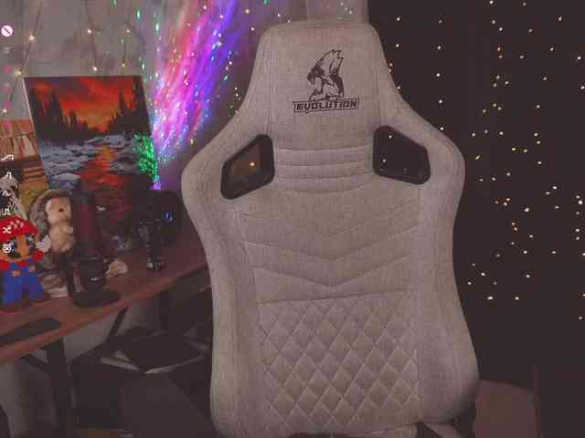 cutesoneckaaa webcam