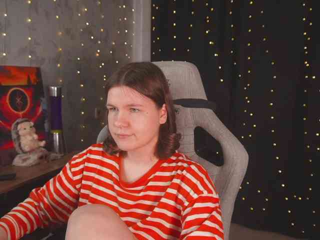 cutesoneckaaa webcam