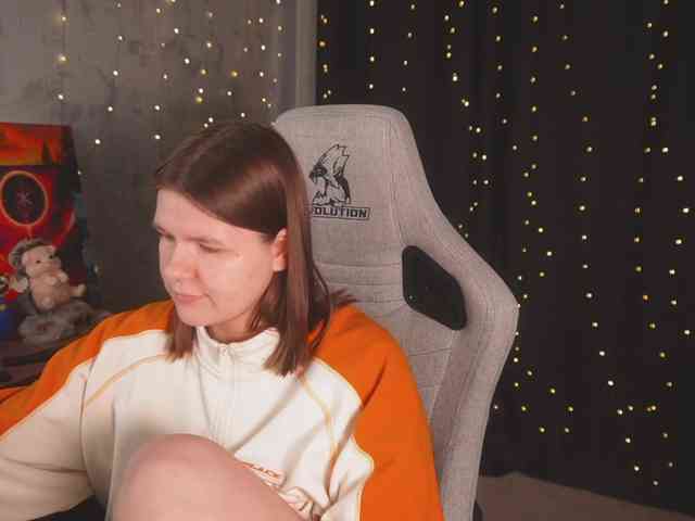 cutesoneckaaa webcam