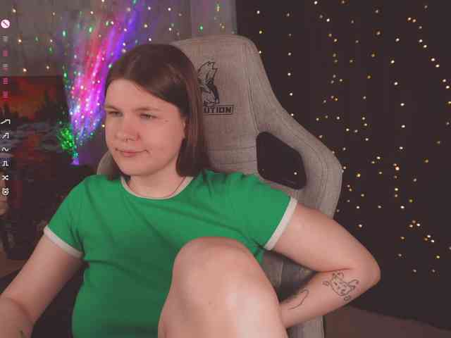 cutesoneckaaa webcam