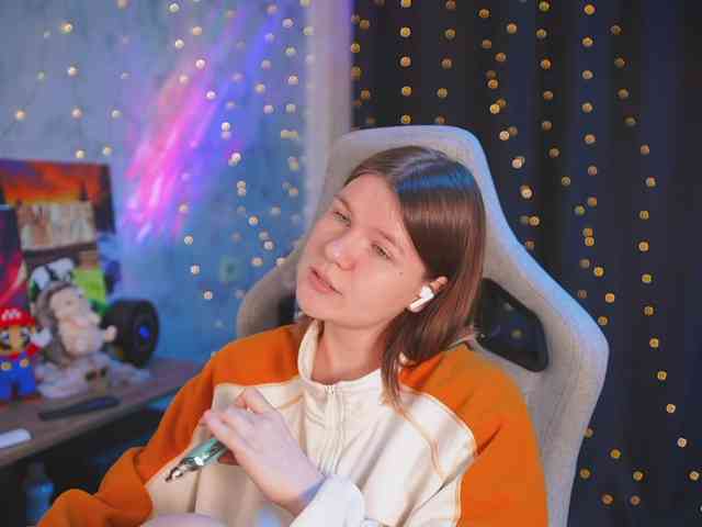 cutesoneckaaa webcam