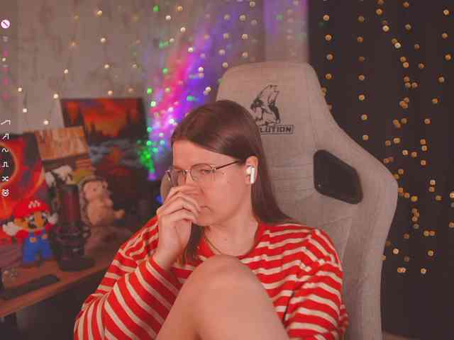 cutesoneckaaa webcam