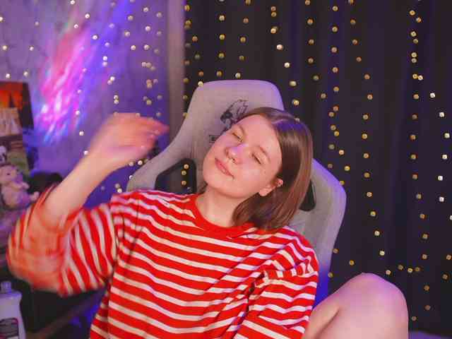 cutesoneckaaa webcam