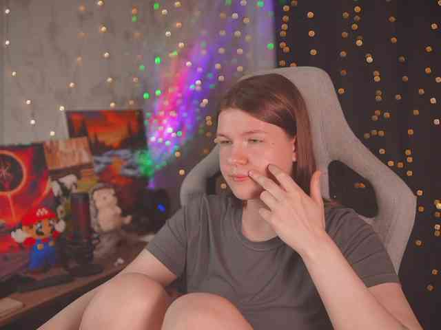 cutesoneckaaa webcam