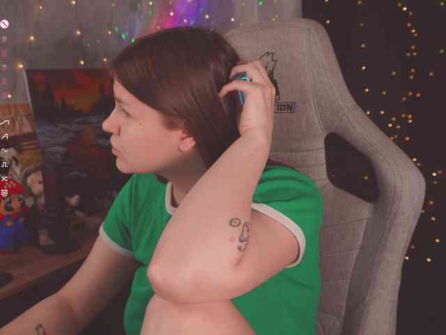 cutesoneckaaa webcam