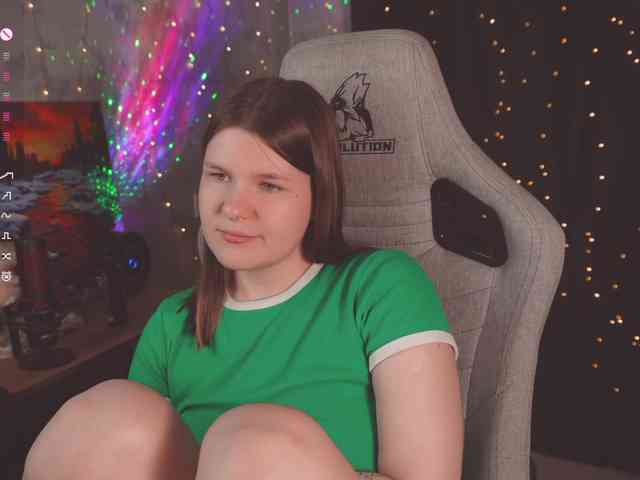 cutesoneckaaa webcam