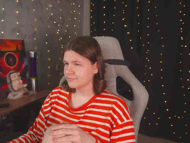 cutesoneckaaa webcam