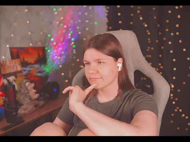 cutesoneckaaa webcam