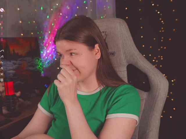 cutesoneckaaa webcam
