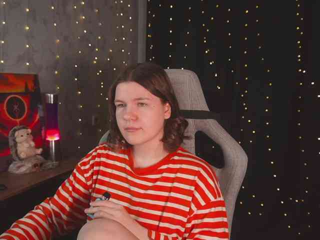 cutesoneckaaa webcam