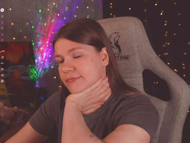 cutesoneckaaa webcam