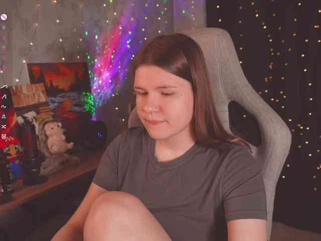 cutesoneckaaa webcam