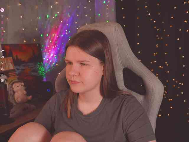 cutesoneckaaa webcam