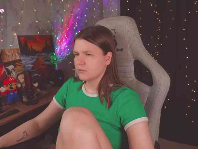 cutesoneckaaa webcam