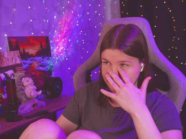 cutesoneckaaa webcam
