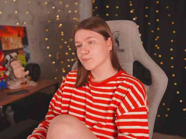 cutesoneckaaa webcam