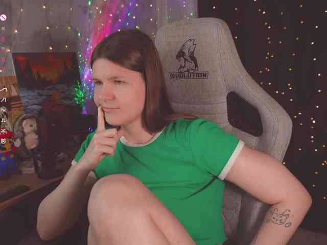 cutesoneckaaa webcam