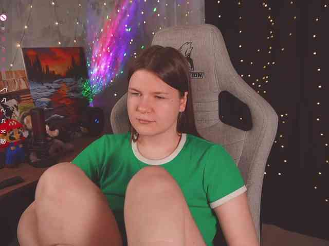 cutesoneckaaa webcam