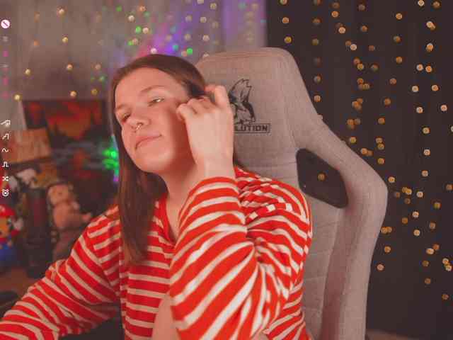 cutesoneckaaa webcam