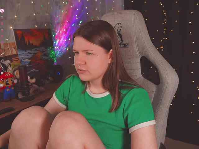 cutesoneckaaa webcam
