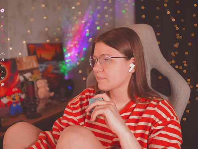 cutesoneckaaa webcam