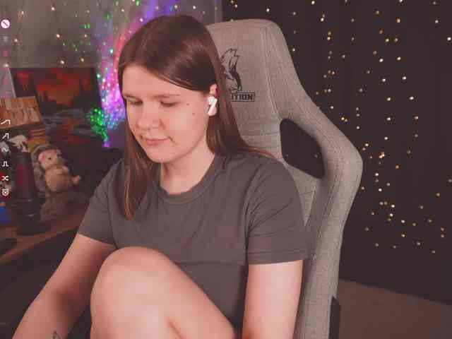 cutesoneckaaa webcam