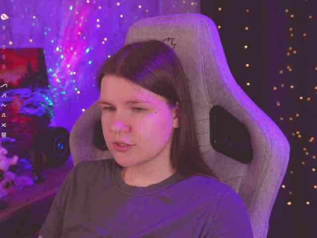 cutesoneckaaa webcam