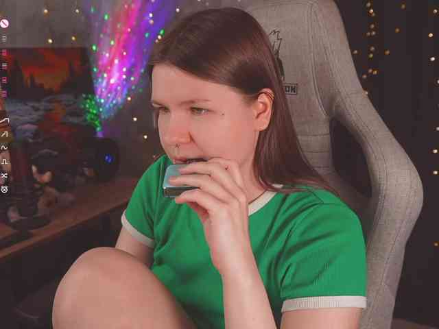 cutesoneckaaa webcam