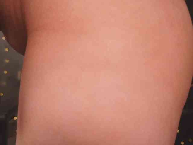 cutesoneckaaa webcam