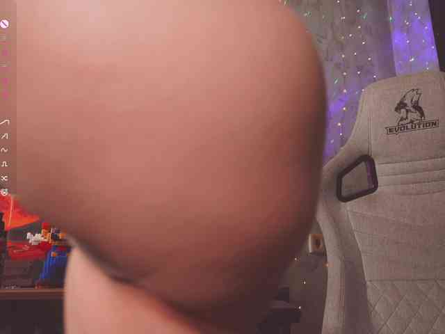 cutesoneckaaa webcam