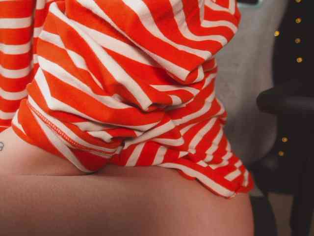 cutesoneckaaa webcam