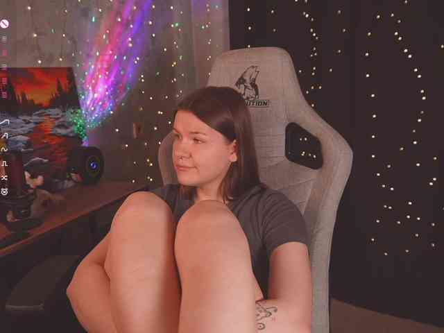 cutesoneckaaa webcam